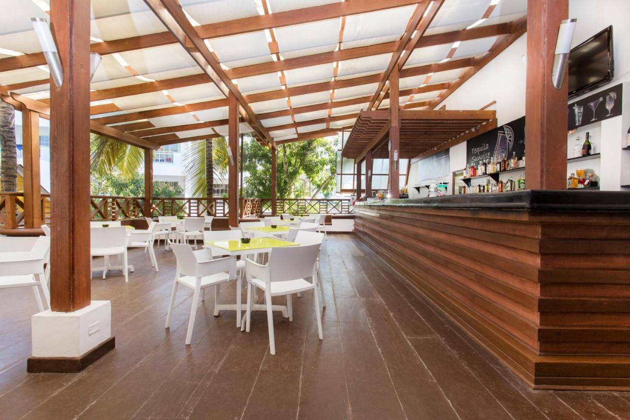 Be Live Collection Canoa Байяибе Экстерьер фото The bar at the rooftop