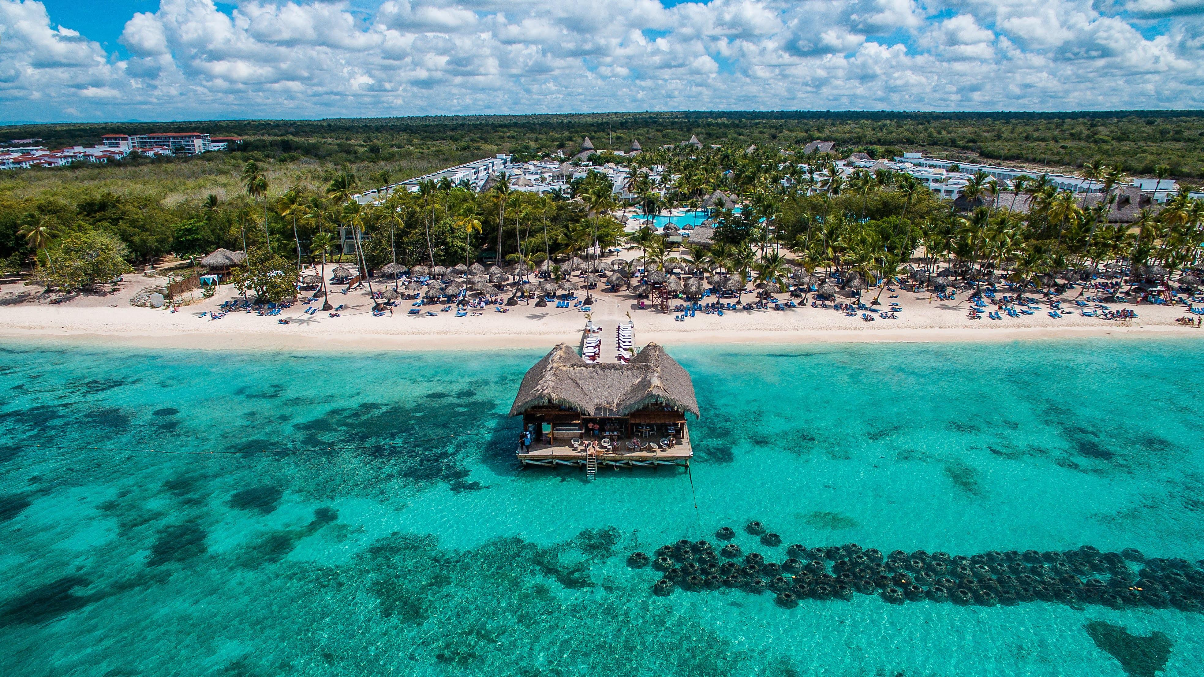 Be Live Collection Canoa Байяибе Экстерьер фото Aerial view of the beach and the sea restaurant