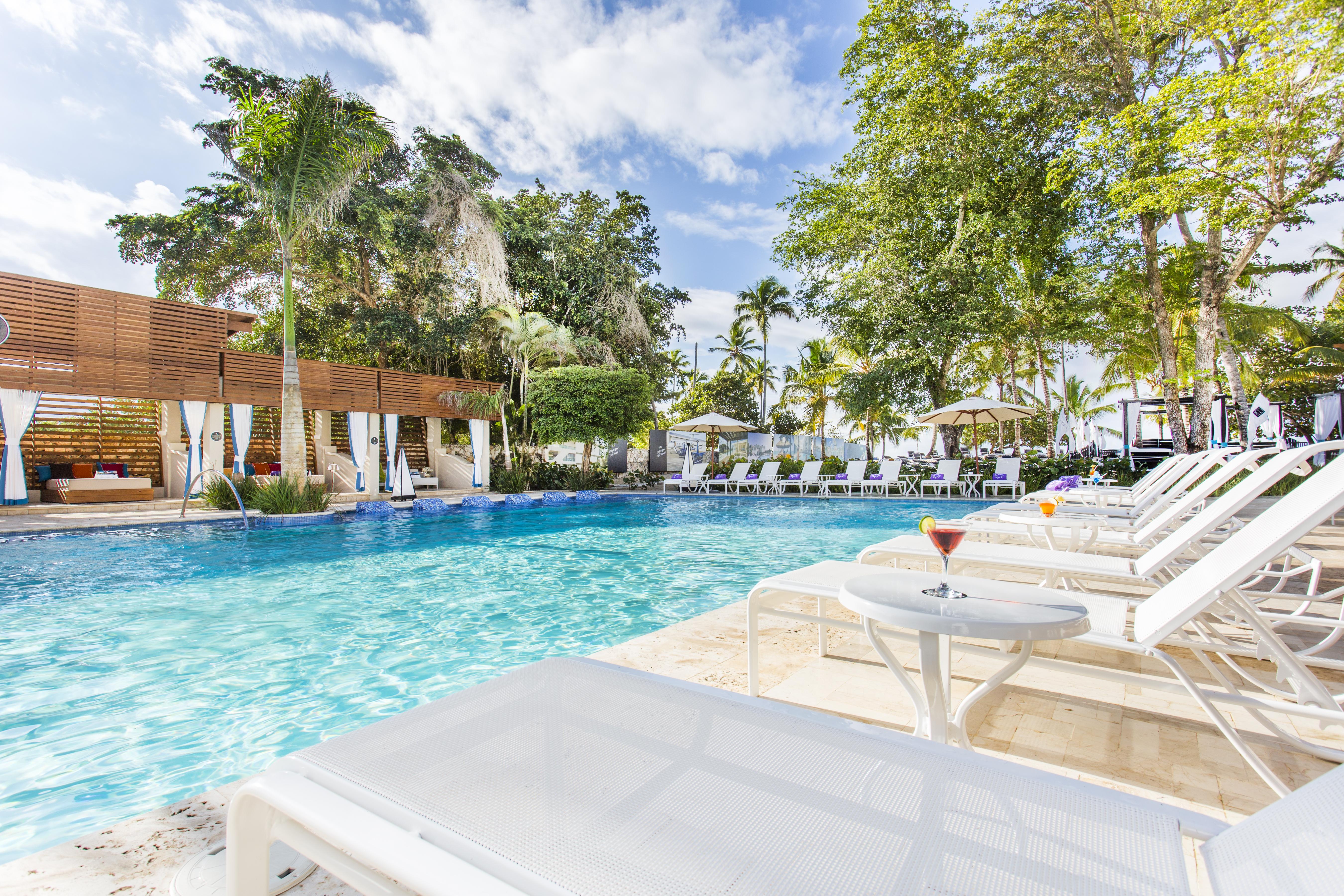 Be Live Collection Canoa Байяибе Экстерьер фото The pool at the Eden Roc Cap Cana