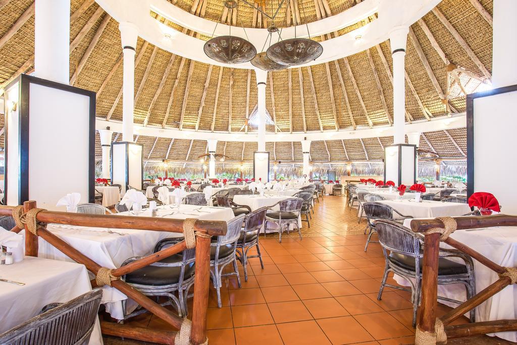 Be Live Collection Canoa Байяибе Экстерьер фото The interior of the restaurant