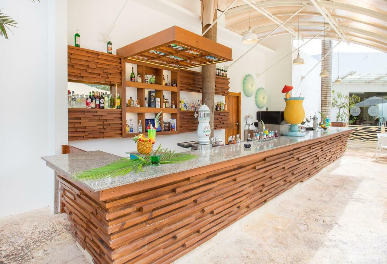 Be Live Collection Canoa Байяибе Экстерьер фото The bar at the Beach Club